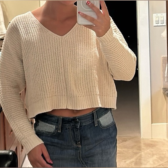 Tilly's Cropped Sweater - Picture 1 of 3